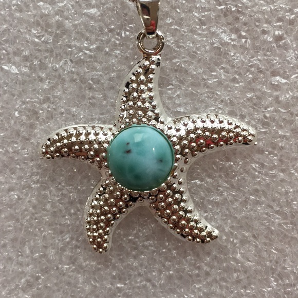 Starfish Necklace - Picture 6 of 8